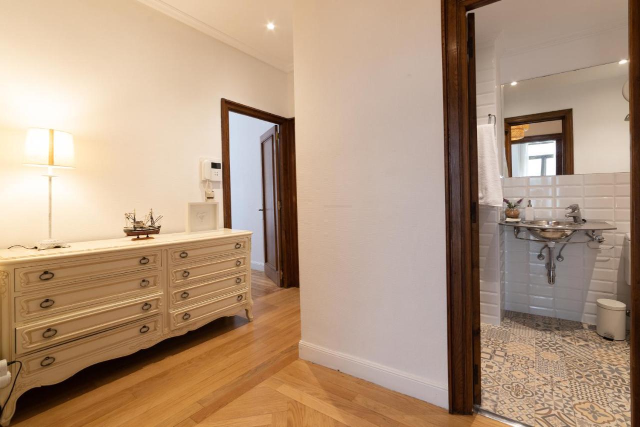 La Concha Cozy Balcony Apartment By Cisan Rentals San Sebastian Buitenkant foto